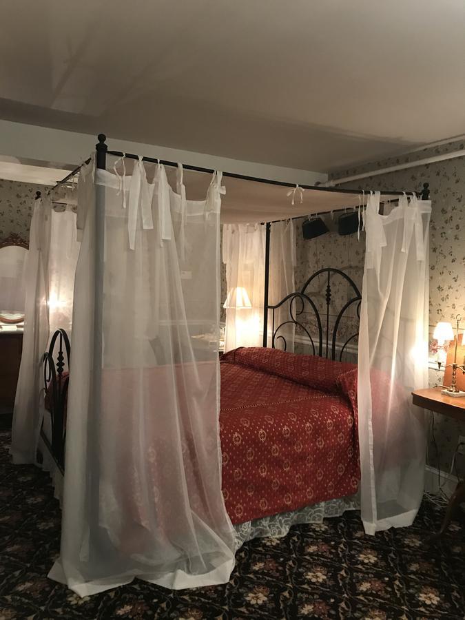 1896 House Country Inn - Barnside Inn Williamstown Bagian luar foto