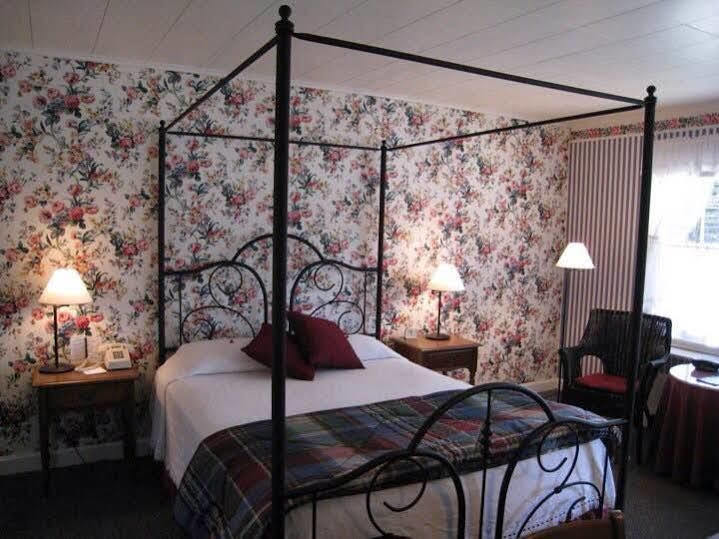 1896 House Country Inn - Barnside Inn Williamstown Bagian luar foto