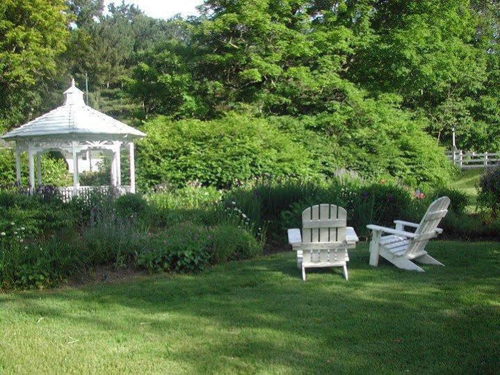1896 House Country Inn - Barnside Inn Williamstown Bagian luar foto